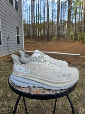 Hoka Clifton 9 1127895 OKB Oat Milk/Barley Running Shoes Sneakers Men's Sz 9 D
